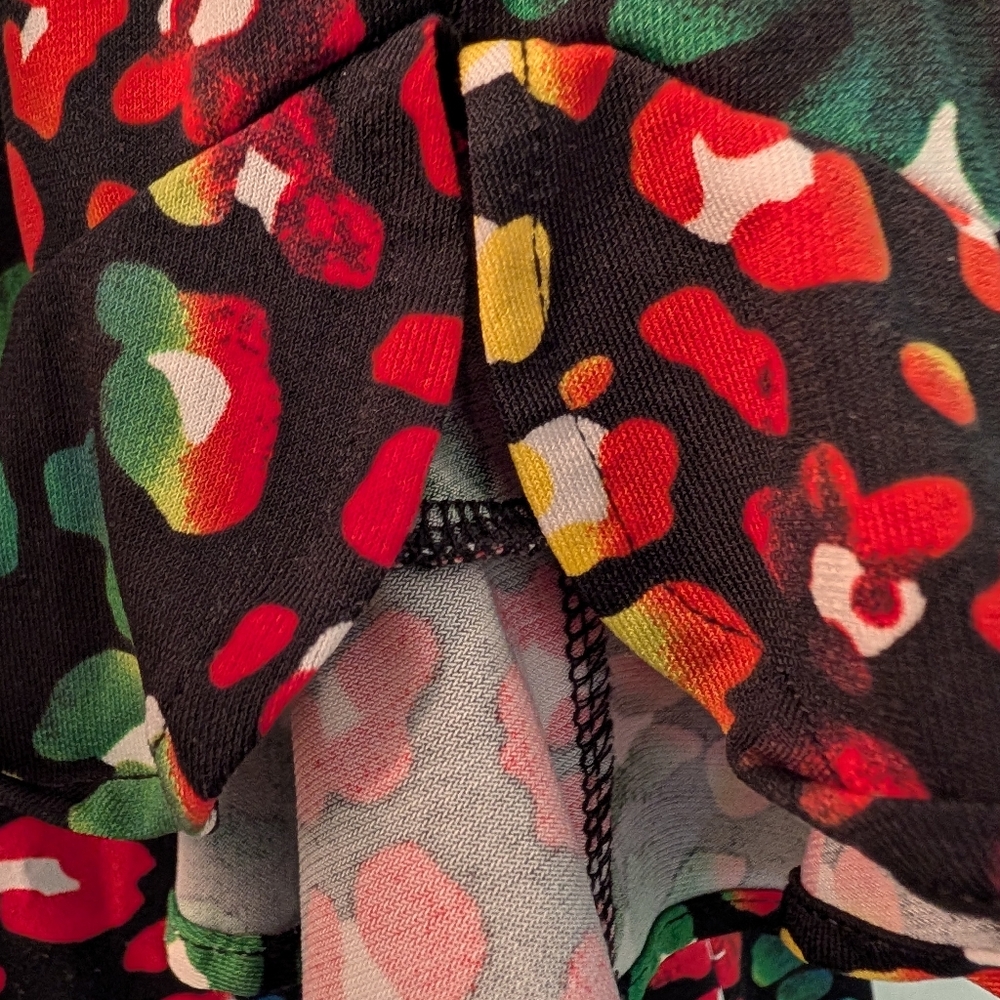 Colorful Leopard Print Top by Calessa Size Large - Picture 3 of 6